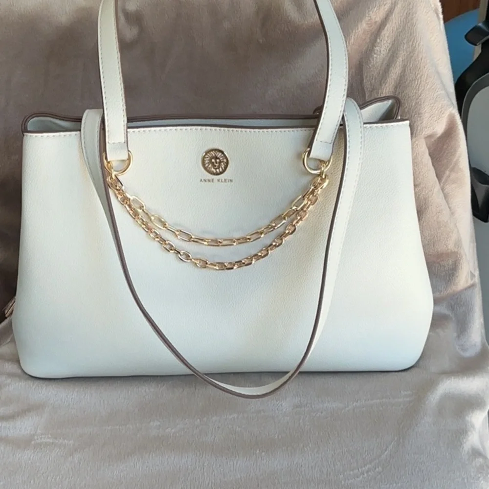 Anne Klein Off White and Gold Shoulder Bag with Chain Details Like New! - Picture 1 of 14